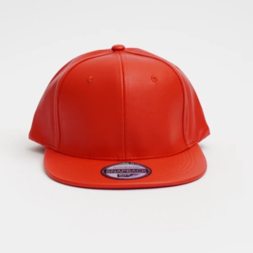 RED SNAPBACK